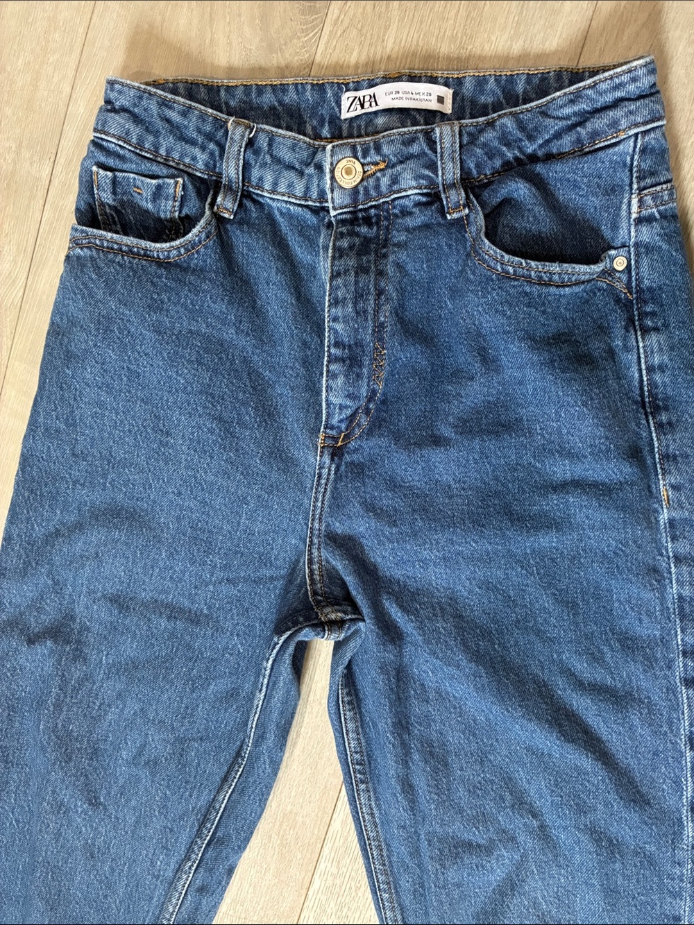 Zara women’s Blue Denim Jeans